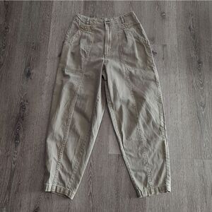 Universal Thread Army Green Cargo Pants, Size 6